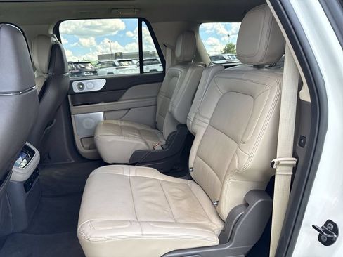 Used 2024 Lincoln Navigator L Reserve AWD/4WD image 21