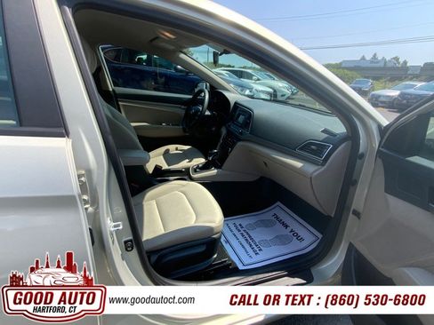 Used 2017 Hyundai Elantra SE w/ Cargo Package FWD image 14