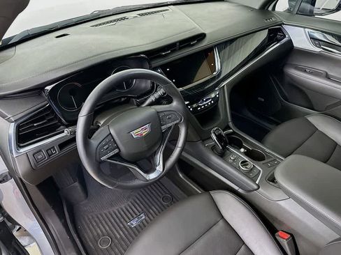 Used 2025 Cadillac XT6 Premium Luxury w/ LPO, Floor Liner Package image 2