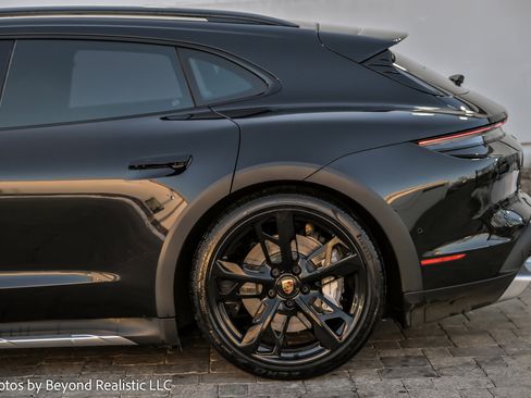 Used 2024 Porsche Taycan Turbo image 15