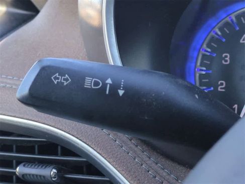 Used 2018 Chrysler Pacifica Limited w/ Tire & Wheel Group image 20