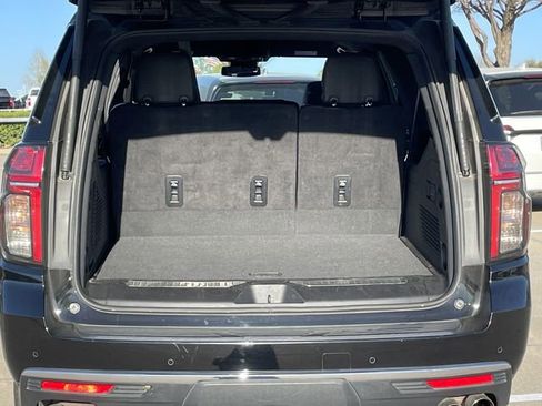 Used 2024 Chevrolet Suburban Premier image 30