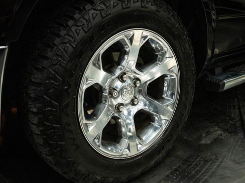 Used 2014 RAM 1500 Laramie w/ Convenience Group image 3