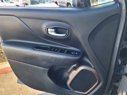 Used 2023 Jeep Renegade Latitude w/ Sun/Sound Group image 13