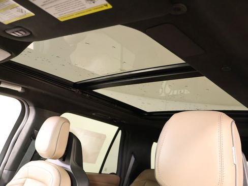 New 2026 Lincoln Navigator Black Label AWD/4WD image 17