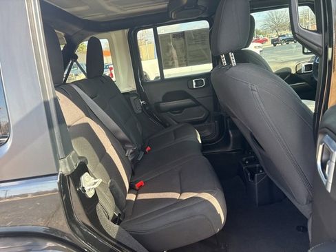 Used 2023 Jeep Wrangler Sahara image 21