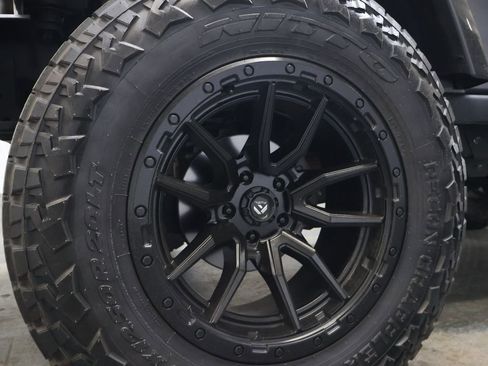 Used 2016 Jeep Wrangler Sahara AWD/4WD image 23