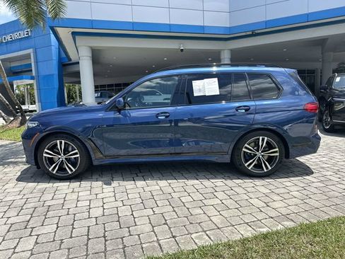 Used 2021 BMW X7 xDrive40i w/ M Sport Package AWD/4WD image 38
