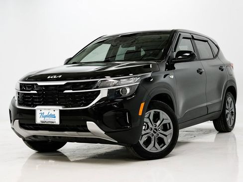 Used 2025 Kia Seltos LX image 1