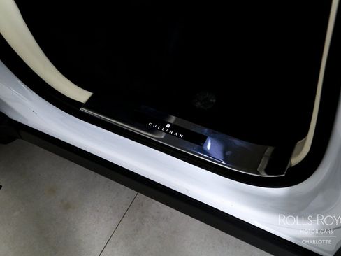Certified 2023 Rolls-Royce Cullinan w/ Cullinan Package AWD/4WD image 30