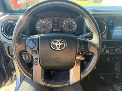 Used 2018 Toyota Tacoma TRD Off-Road image 14