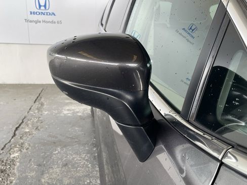 Used 2022 Chrysler Voyager LX image 32