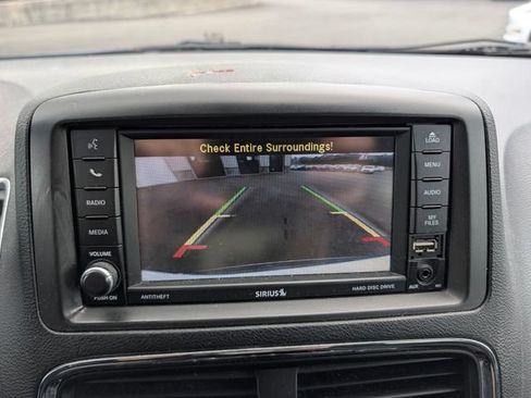 Used 2017 Dodge Grand Caravan SE FWD image 24
