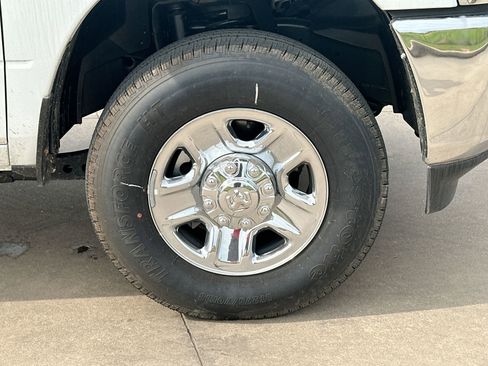 New 2024 RAM 2500 Tradesman w/ Chrome Appearance Group image 24