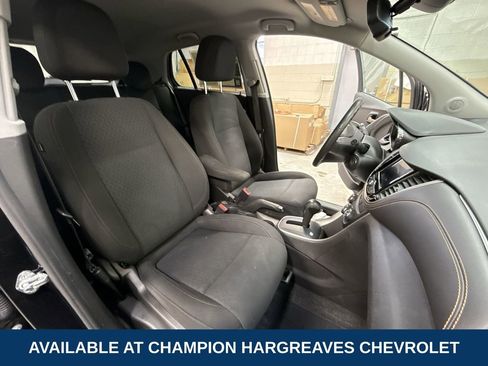 Certified 2022 Chevrolet Trax LS w/ Tint and Cruise Package image 36