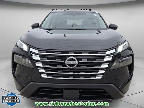 Used 2025 Nissan Rogue SV w/ SV Premium Package image 5