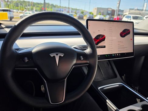 Used 2023 Tesla Model Y Performance AWD/4WD image 14