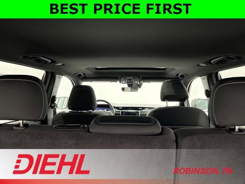 New 2025 Jeep Grand Cherokee Laredo image 10