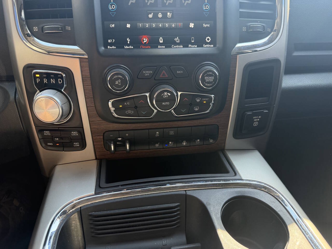 Used 2018 RAM 1500 Laramie w/ Convenience Group AWD/4WD image 23