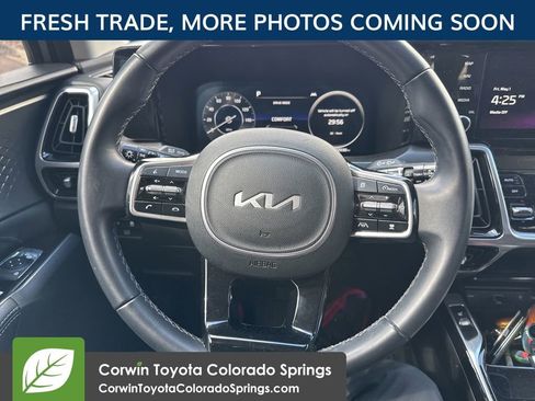 Used 2023 Kia Sorento SX AWD/4WD image 13