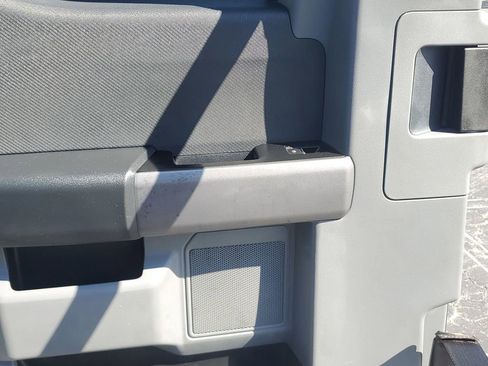 Used 2022 Ford F150 XLT image 42