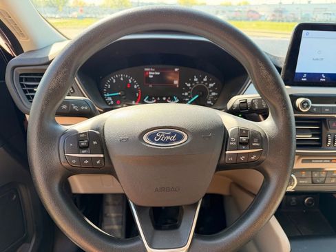 Used 2021 Ford Escape SE FWD image 9