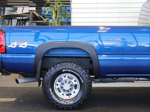 Used 2004 Chevrolet Silverado 2500 LT w/ Skid Plate Package AWD/4WD image 49