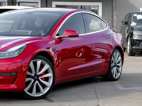 Used 2019 Tesla Model 3 Performance image 7