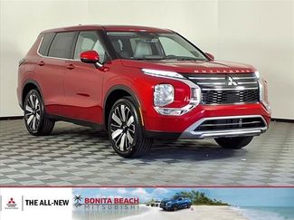 Used 2025 Mitsubishi Outlander SE video 1