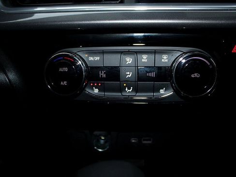 Used 2024 Chevrolet Trax ACTIV w/ Sunroof Package image 18