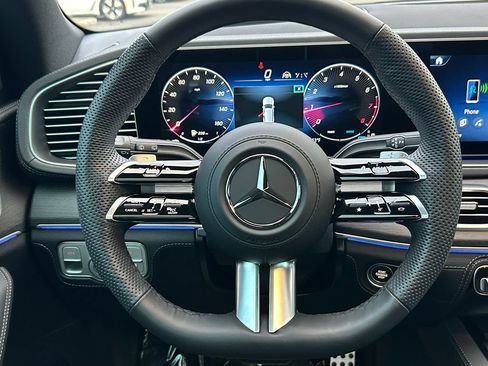 Used 2024 Mercedes-Benz GLS 580 4MATIC image 18