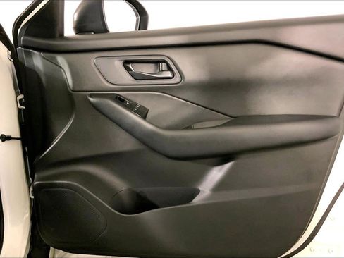 Used 2024 Nissan Rogue S AWD/4WD image 25