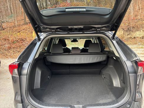 Used 2025 Toyota RAV4 XLE image 31