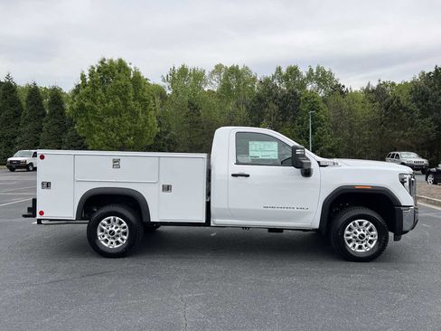 New 2025 GMC Sierra 2500 Pro w/ Convenience Package RWD image 9