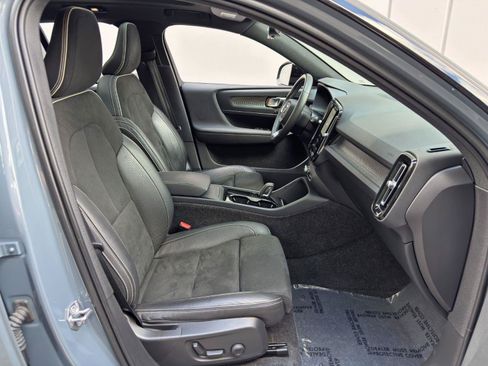 Used 2021 Volvo XC40 P8 Recharge w/ Advanced Package AWD/4WD image 15