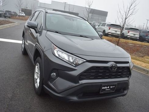 Used 2020 Toyota RAV4 XLE w/ XLE Grade Weather Package image 9
