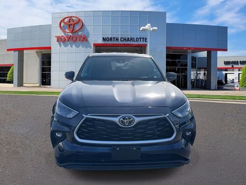 Used 2023 Toyota Highlander LE image 5