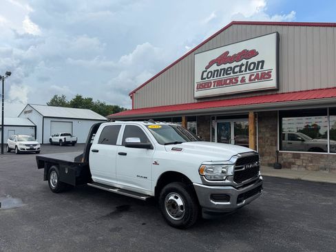 Used 2022 RAM 3500 Tradesman w/ Chrome Appearance Group AWD/4WD image 2