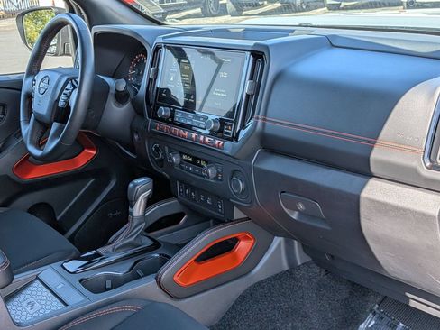 Used 2025 Nissan Frontier PRO-4X w/ Pro Convenience Package AWD/4WD image 26
