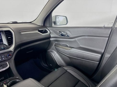 Used 2023 GMC Acadia SLT image 27