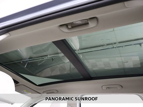 Used 2023 Kia Sorento S w/ Panoramic Sunroof Package FWD image 4
