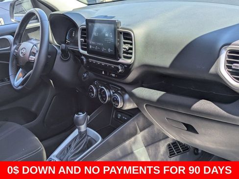 Used 2025 Hyundai Venue SEL FWD image 31