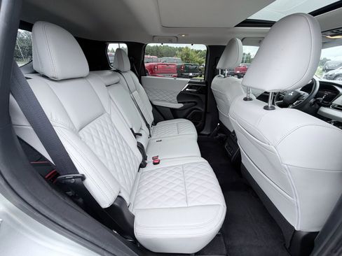 Used 2024 Mitsubishi Outlander SEL FWD image 21