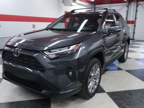 Used 2023 Toyota RAV4 XLE Premium FWD image 5