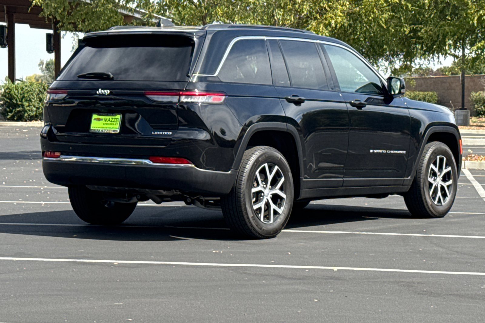 Used 2024 Jeep Grand Cherokee Limited RWD image 11
