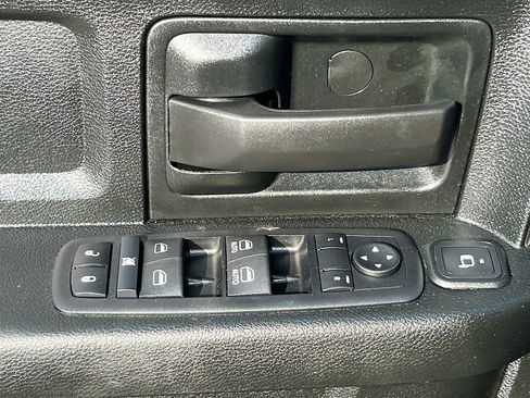 Used 2024 RAM 3500 Tradesman w/ Chrome Appearance Group image 17