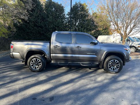 Used 2021 Toyota Tacoma TRD Sport image 11