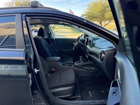 Used 2022 Hyundai Kona SEL w/ Convenience Package image 11