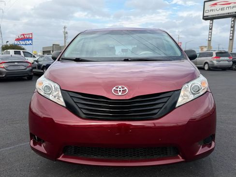Used 2014 Toyota Sienna L image 20