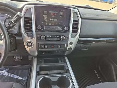 Used 2020 Nissan Titan SV w/ SV Convenience Package image 26